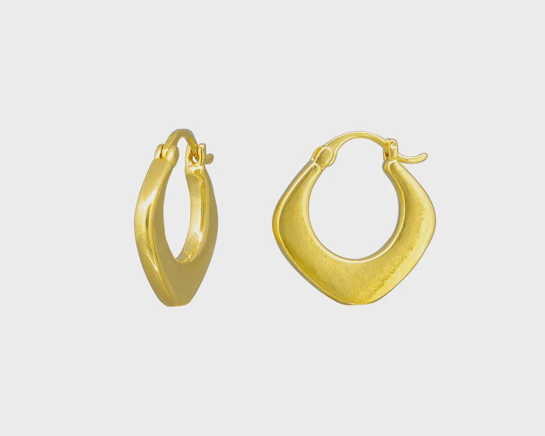 Ella Hoops-Jolie & Deen-Lot 39 Store & Cafe