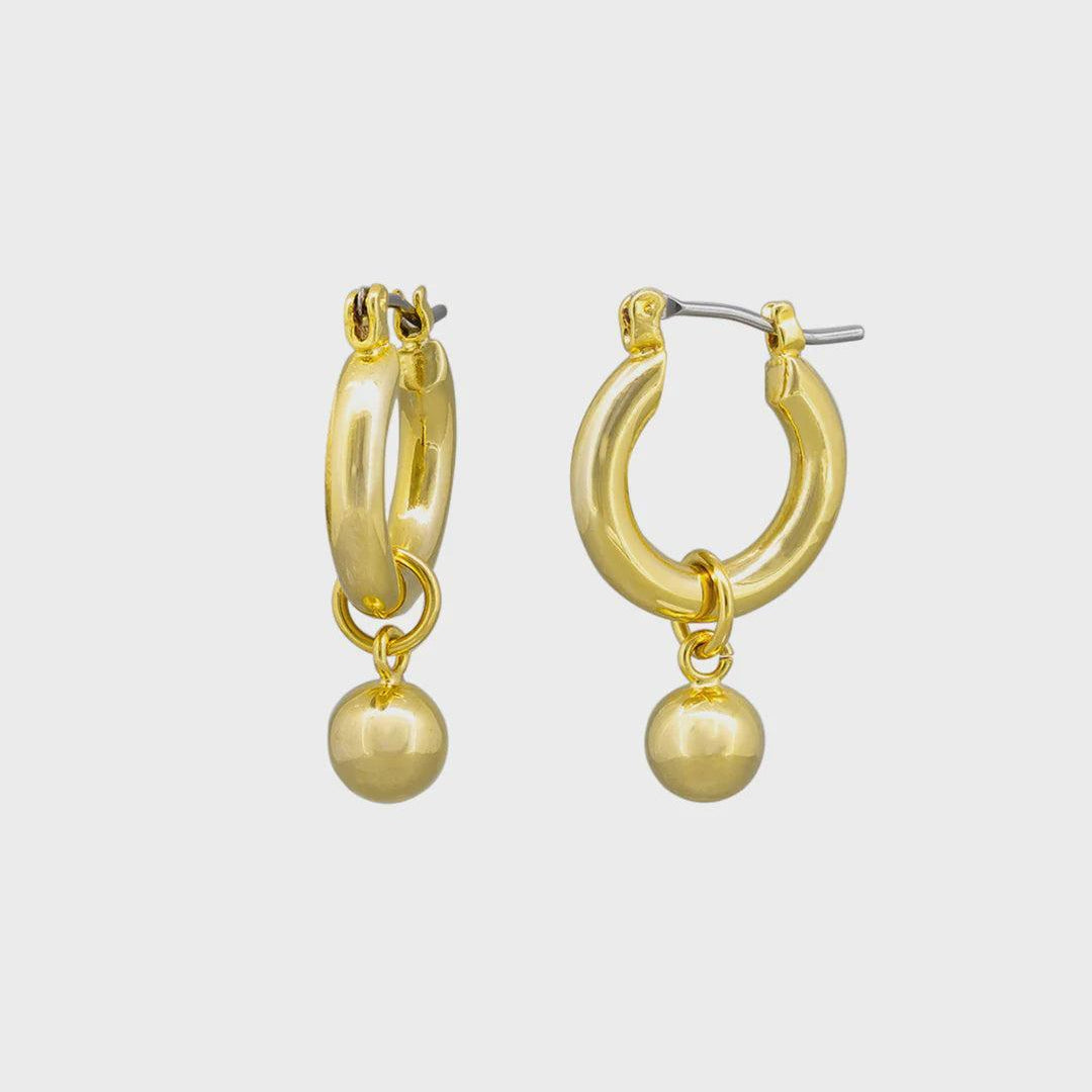 Nat Hoops-Jolie & Deen-Lot 39 Store & Cafe